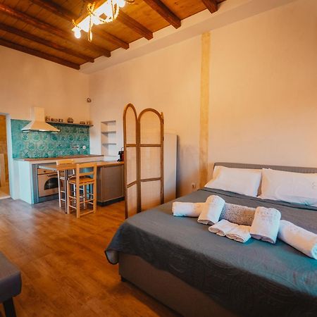 Kythera Secrets Suites Viaradika Buitenkant foto