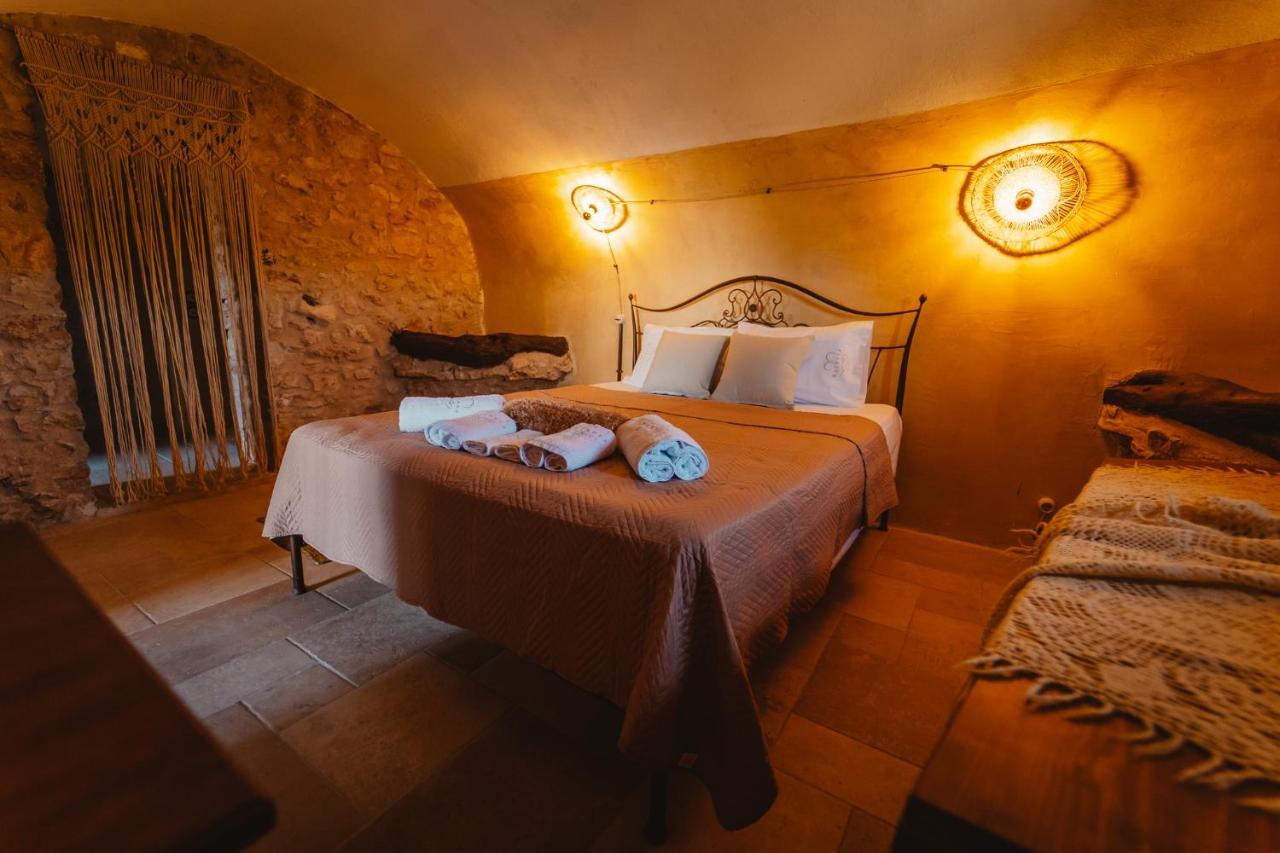 Kythera Secrets Suites Viaradika Buitenkant foto