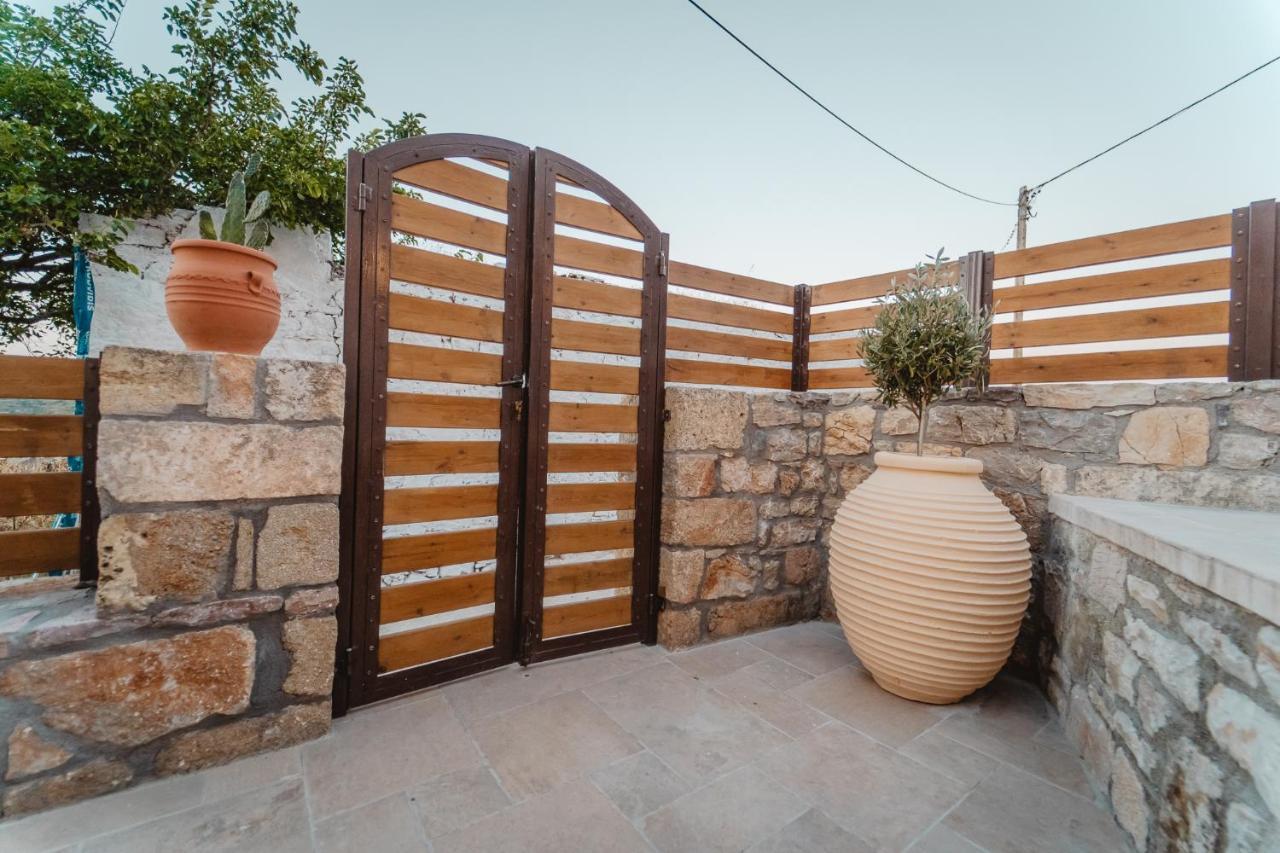 Kythera Secrets Suites Viaradika Buitenkant foto